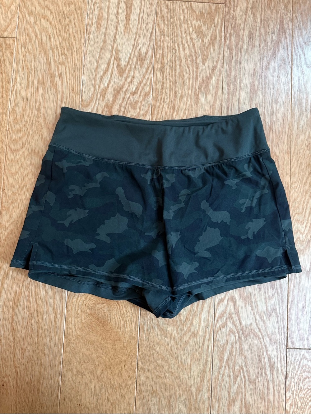90 Degree Green Camo Athletic Shorts - size S